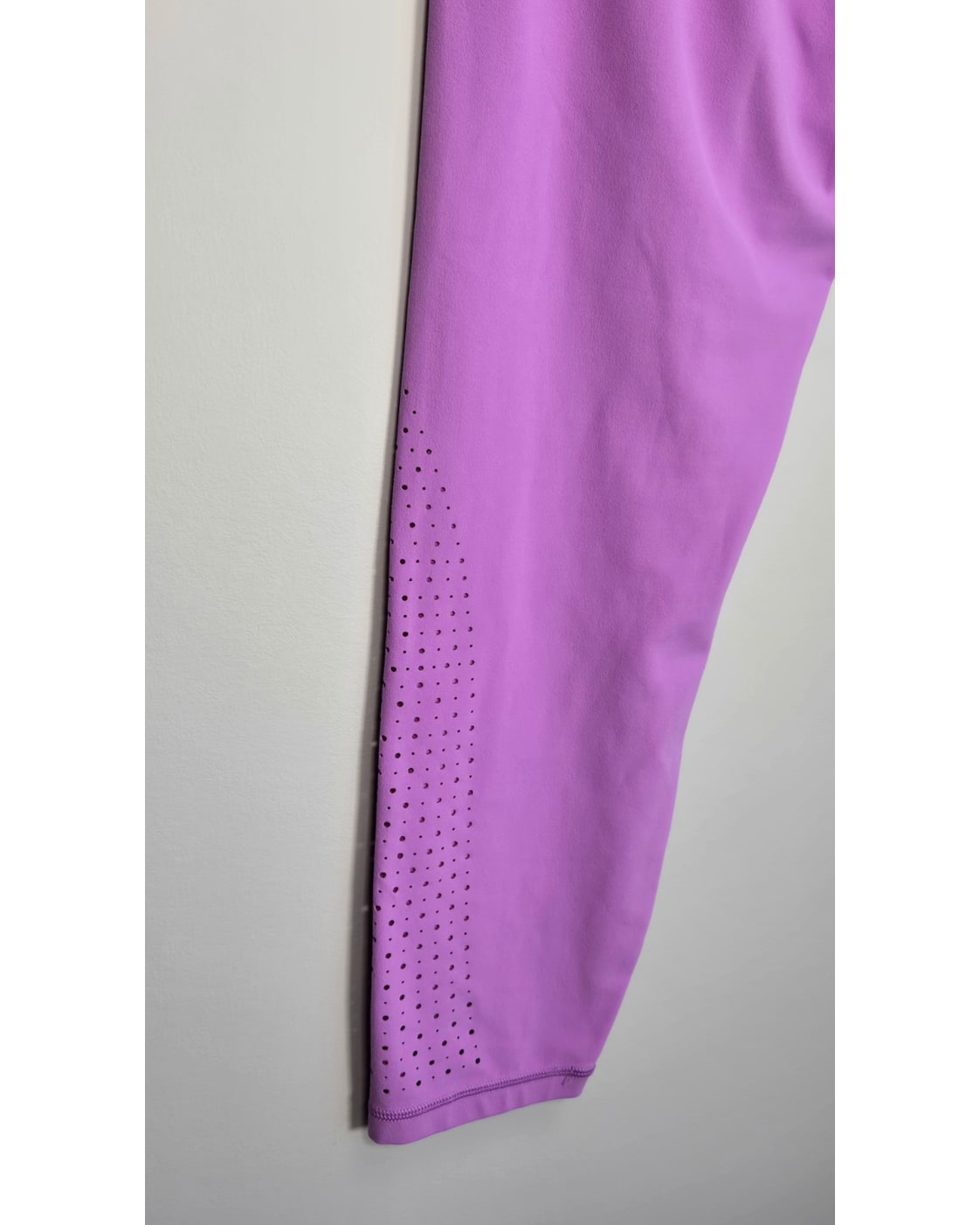 Athleta Elation Lasercut 7/8 Tight