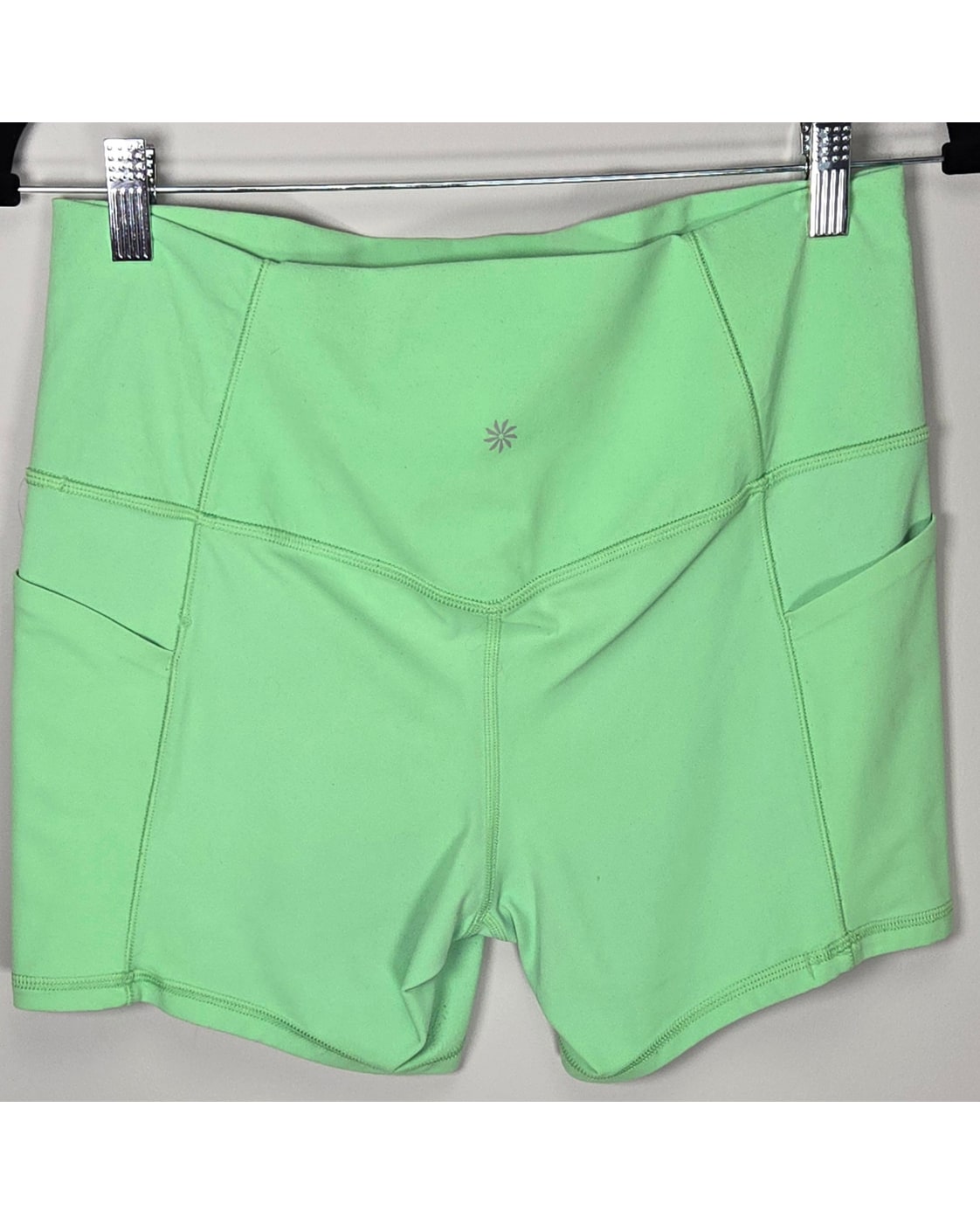 Athleta Salutation Stash Pocket II 5" Short
