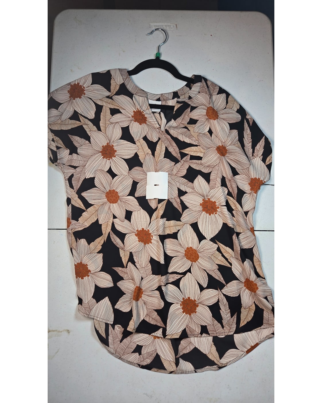 cabi Floral Keyhole Blouse
