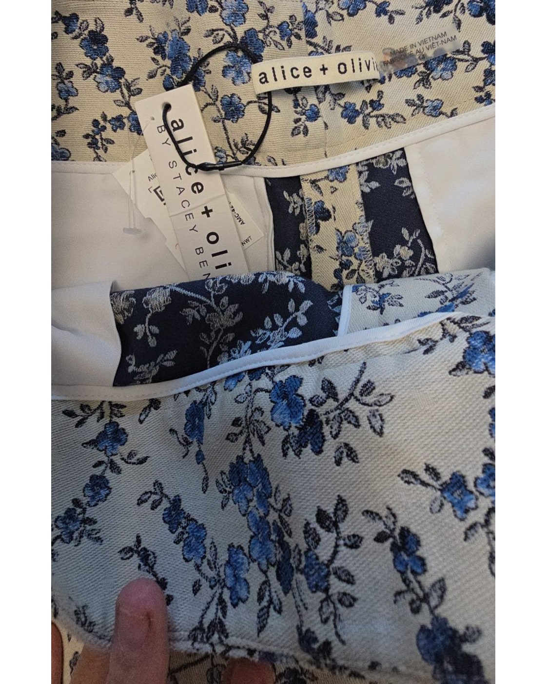 alice + olivia Floral Jacquard Cady Shorts - NWT