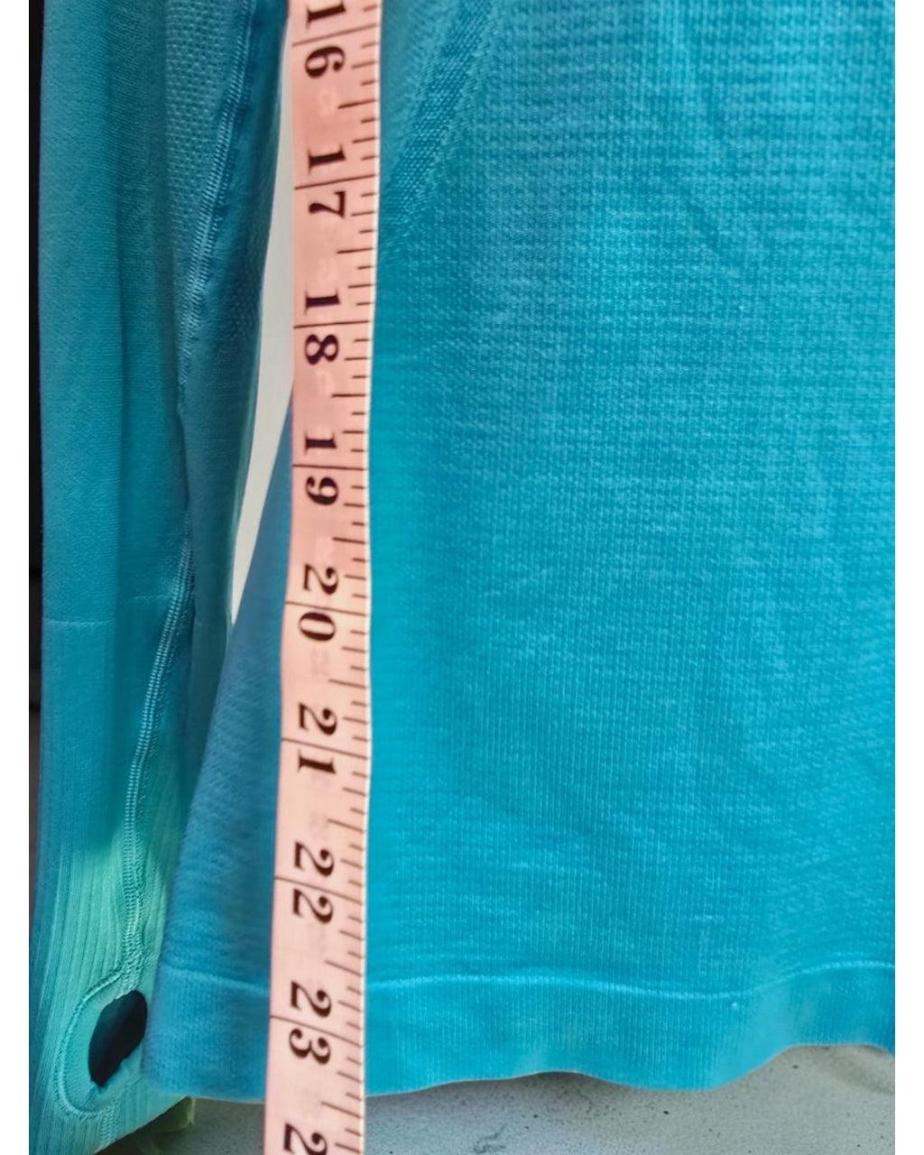 Seamless Thumbhole Long Sleeve Performance Top