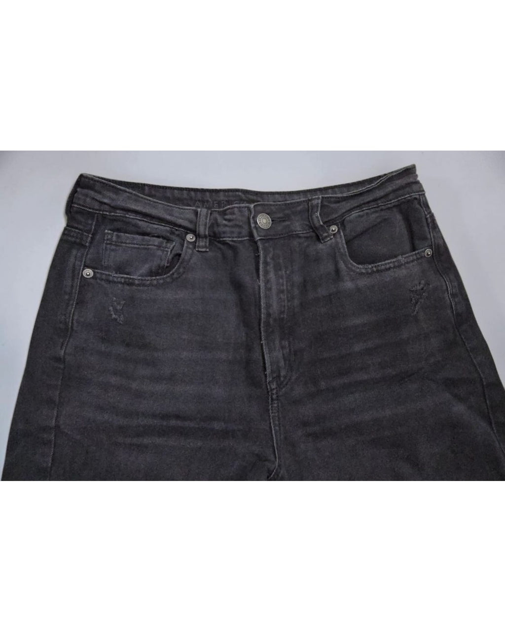 AMERICAN EAGLE OUTFITTERS Distressed Straight Jeans