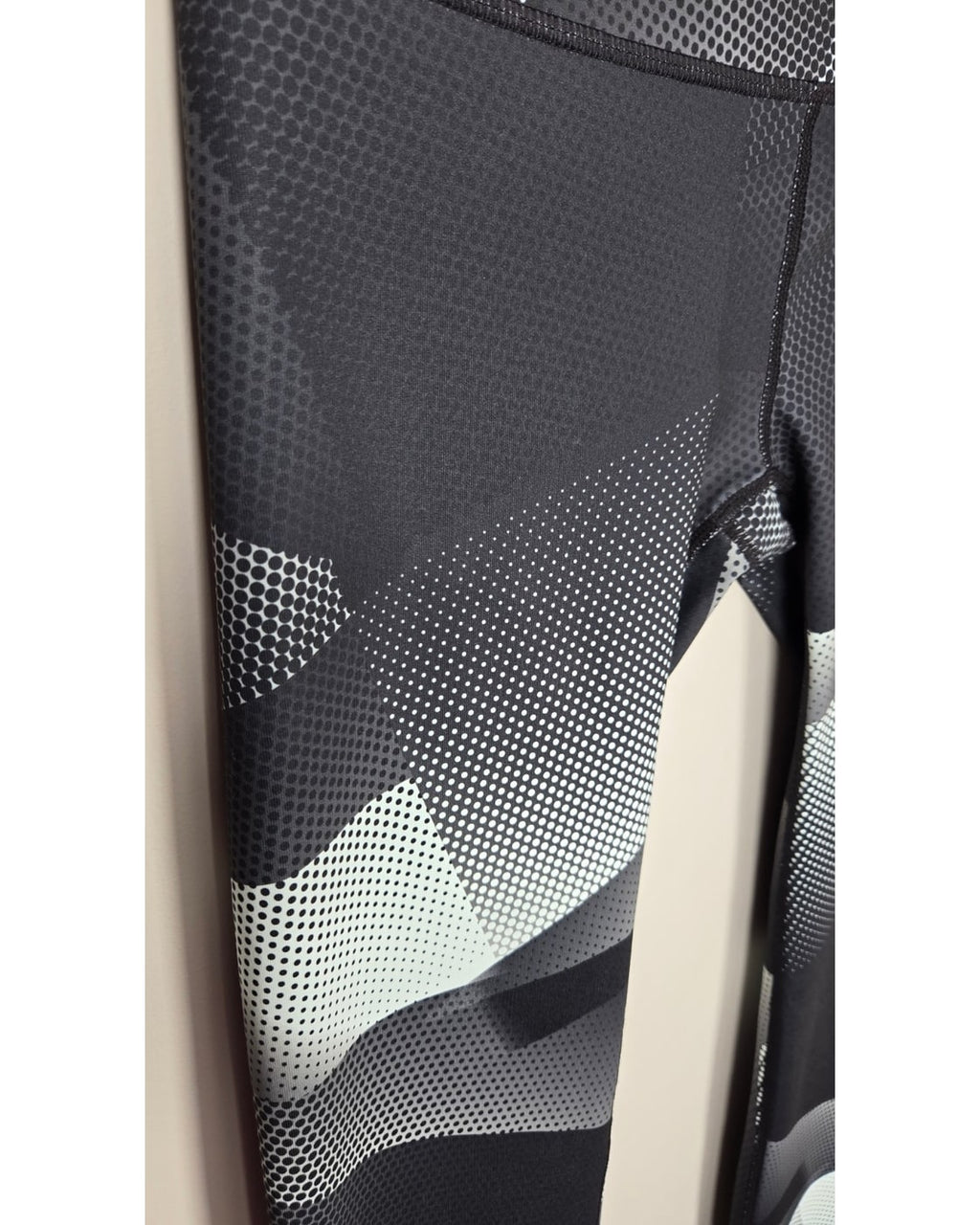 GapFit Geometric Print Leggings