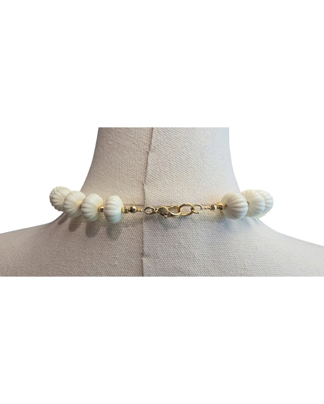 ANN TAYLOR Ribbed Bead Statement Necklace