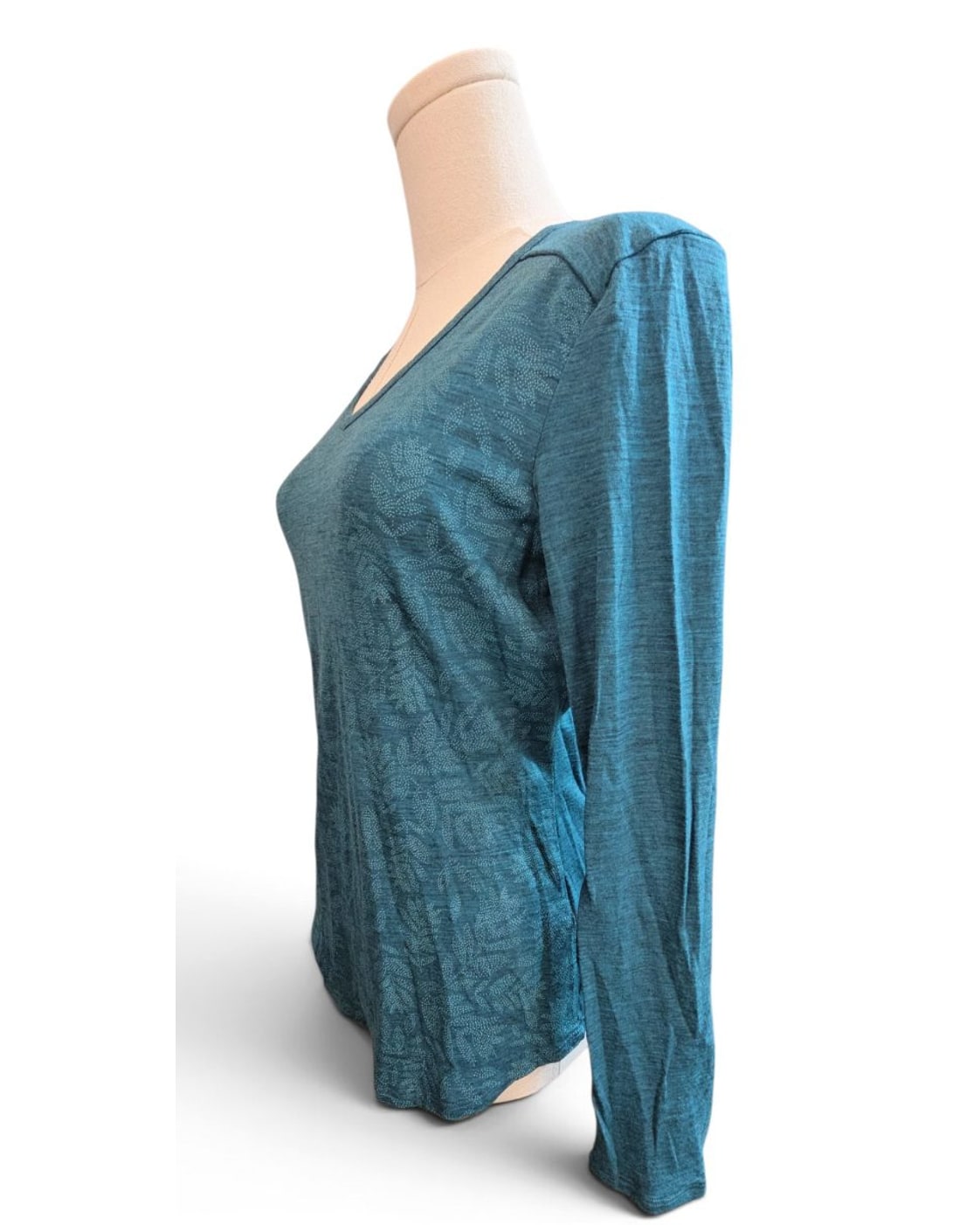 SEG'MENTS Merino Wool V-Neck Knit Top