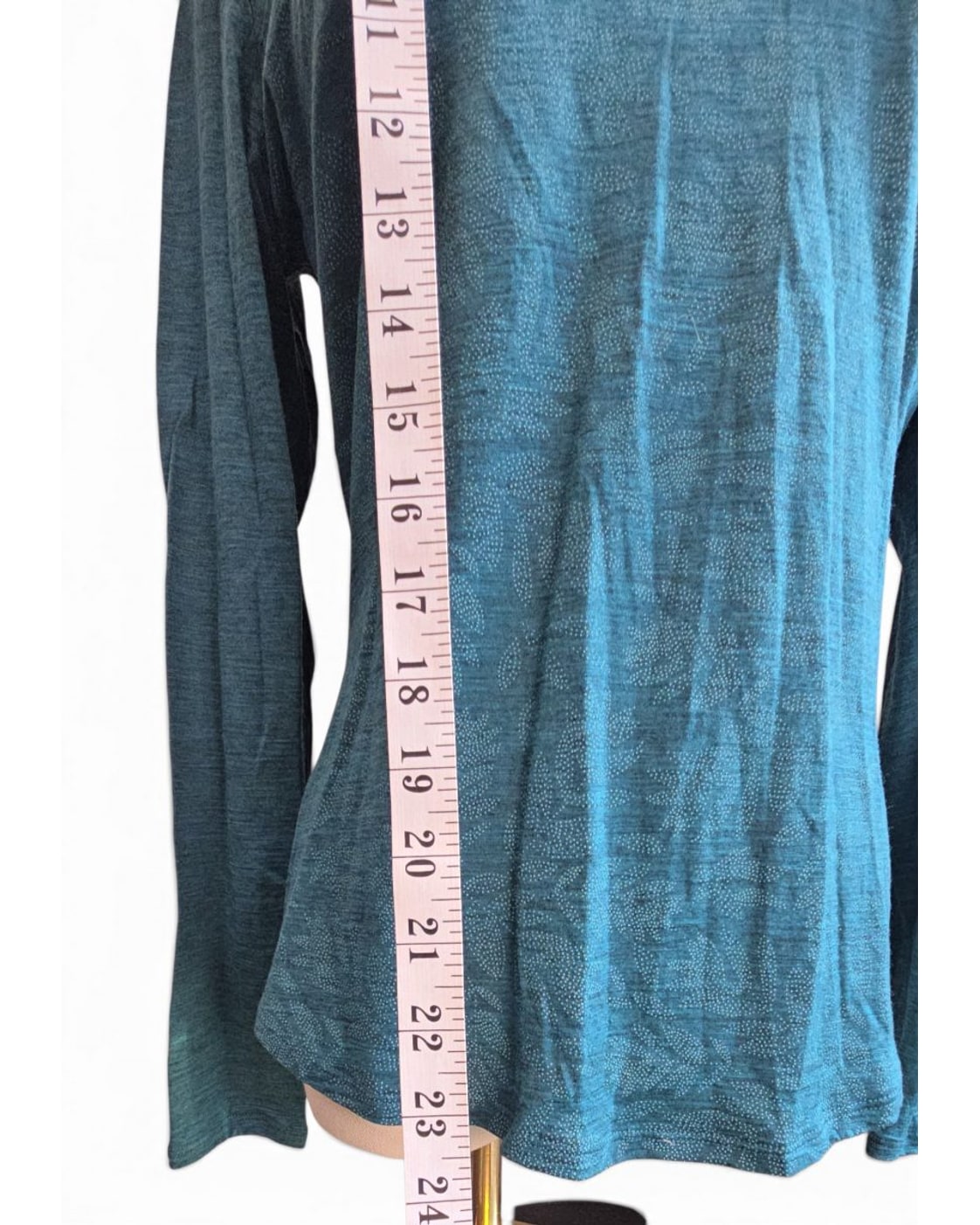 SEG'MENTS Merino Wool V-Neck Knit Top