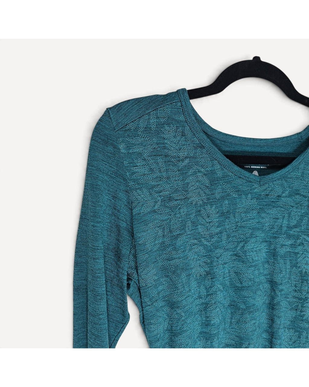 SEG'MENTS Merino Wool V-Neck Knit Top