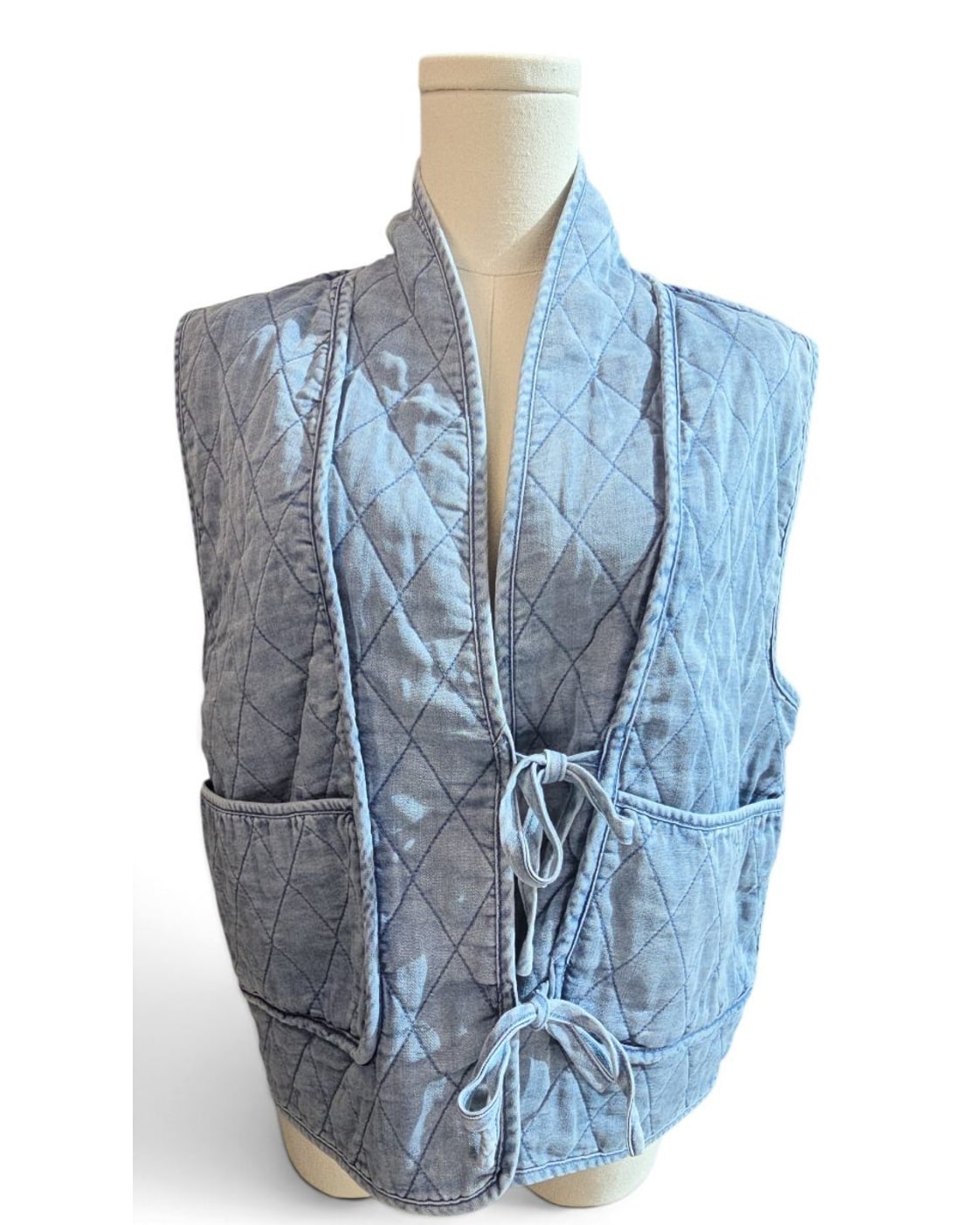entro Quilted Tie-Front Vest - NWT