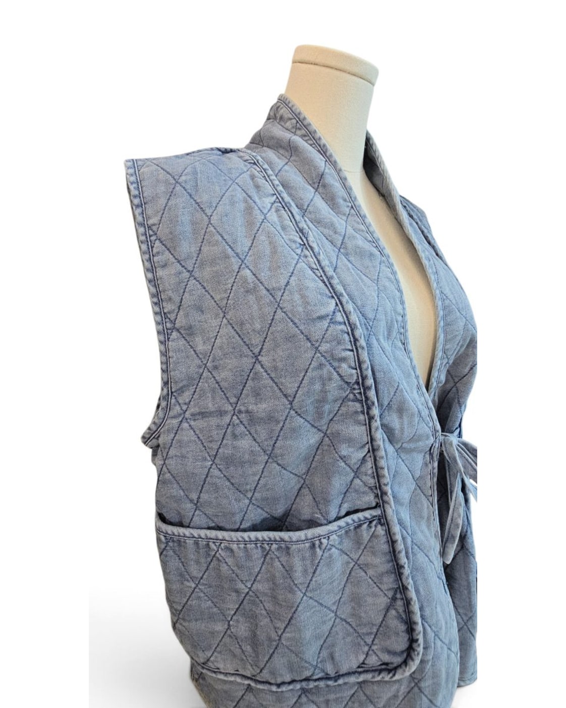 entro Quilted Tie-Front Vest - NWT