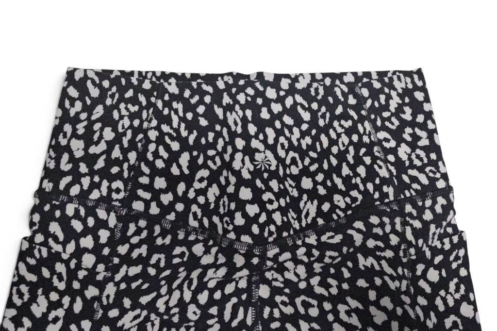 ATHLETA Animal Print Salutation Stash Pocket II 7/8 Leggings