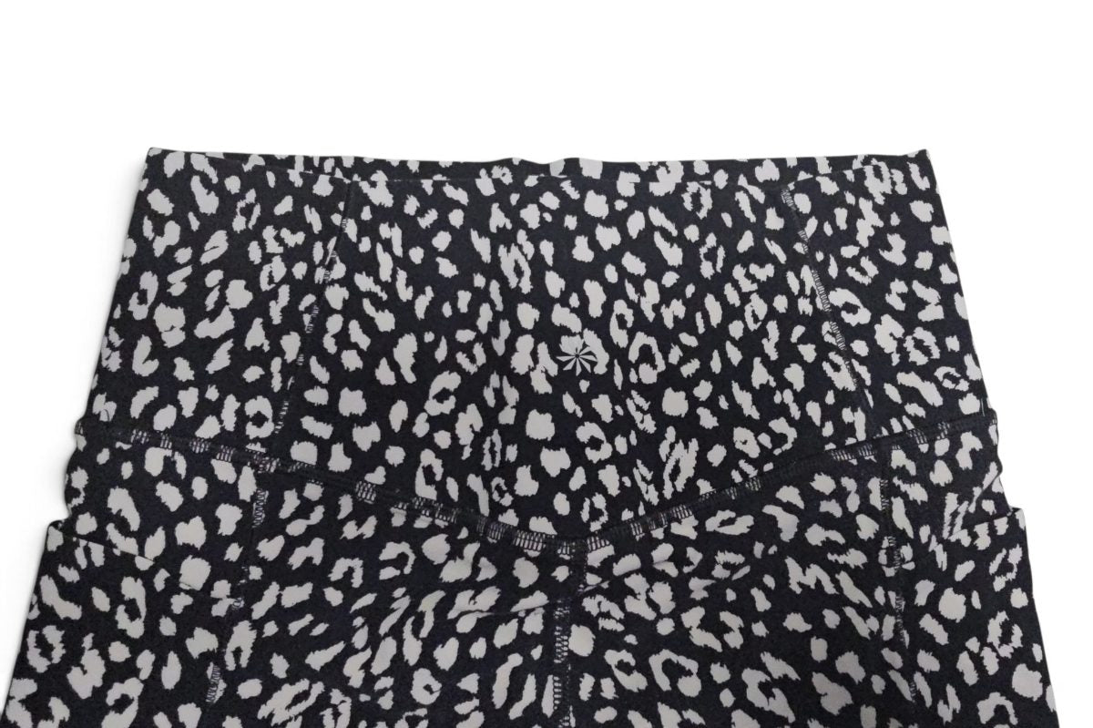ATHLETA Animal Print Salutation Stash Pocket II 7/8 Leggings