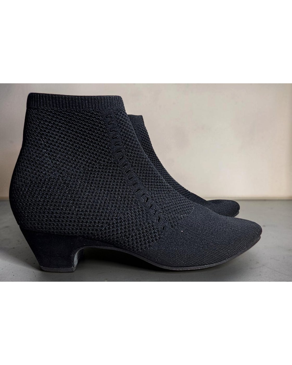 EILEEN FISHER Purl Stretch-Knit Booties