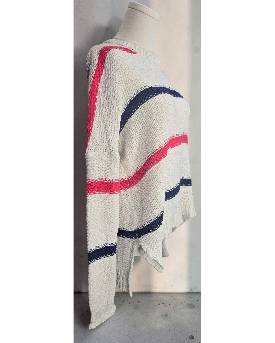 cupcakes and cashmere Bold Stripe Sweater - Style# CH206172