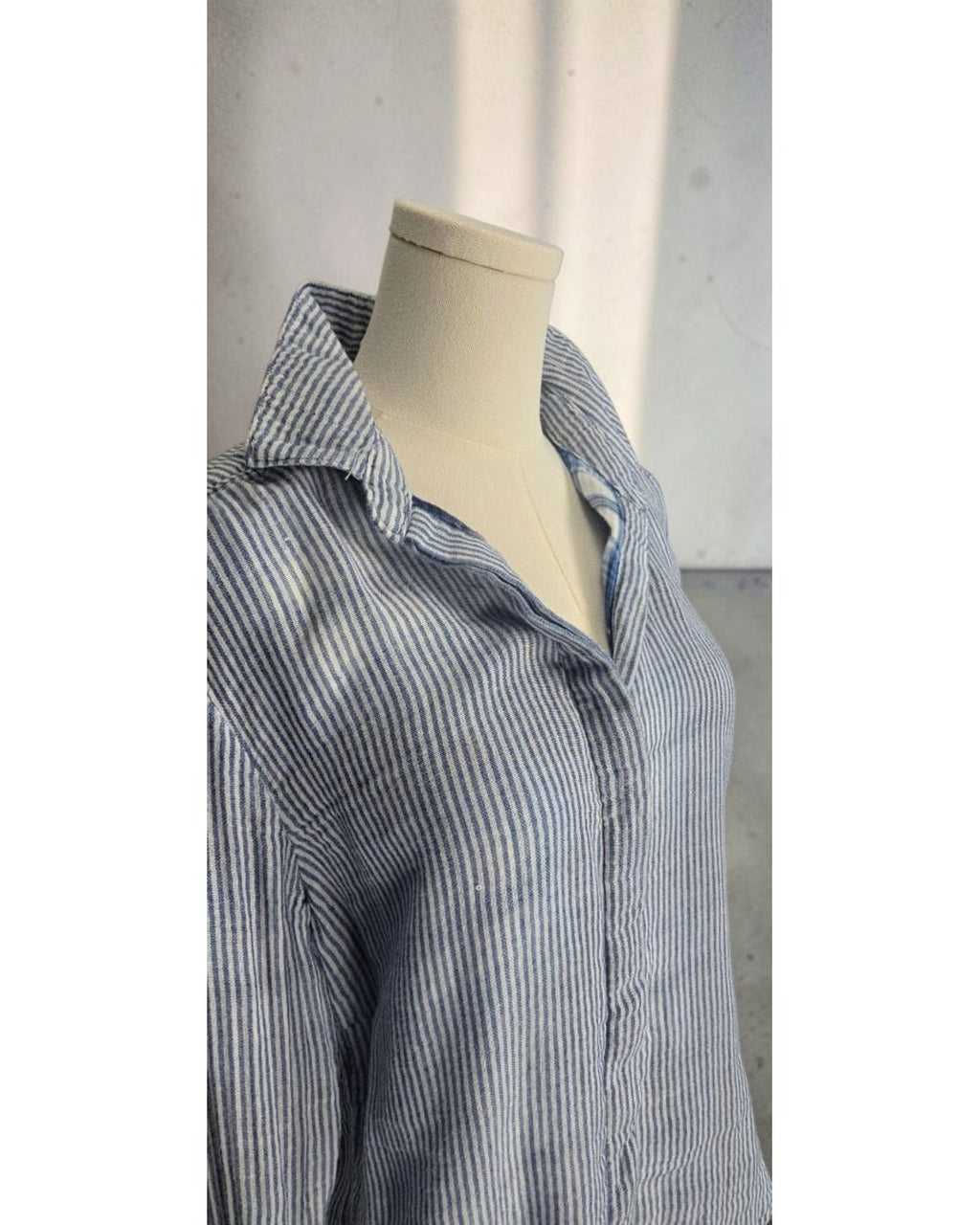 bella dahl Stripe High-Low Button Down - Style# B2260-655-235