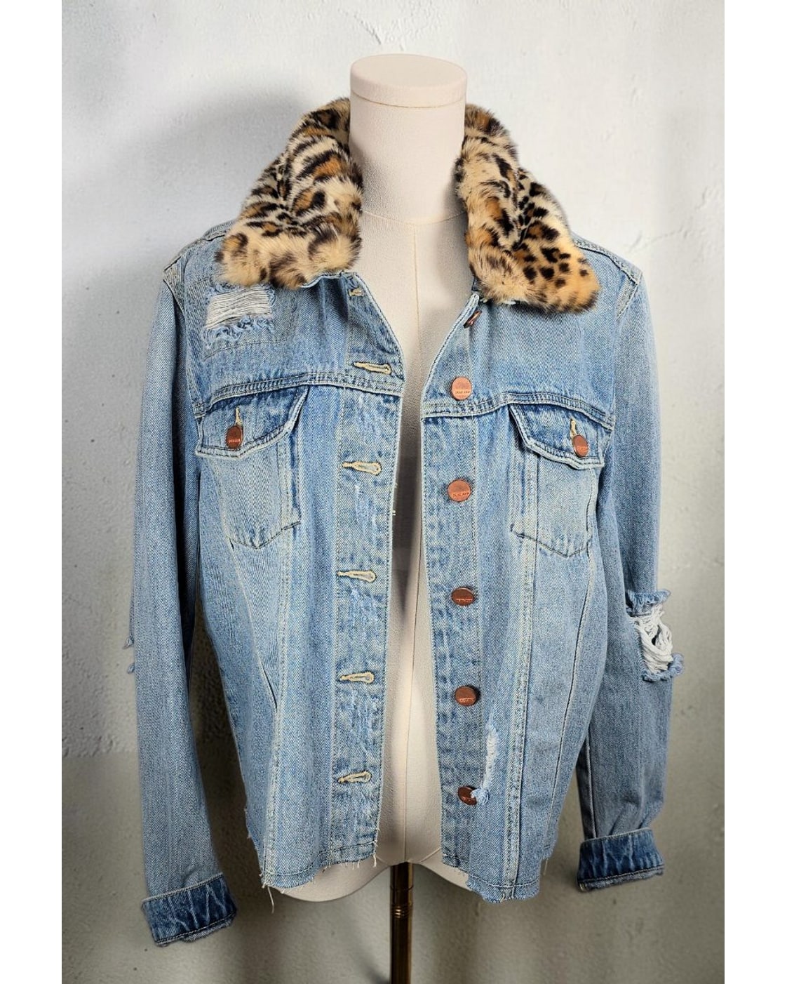 DEAR JOHN removable Leopard-Collar Distressed Denim Jacket