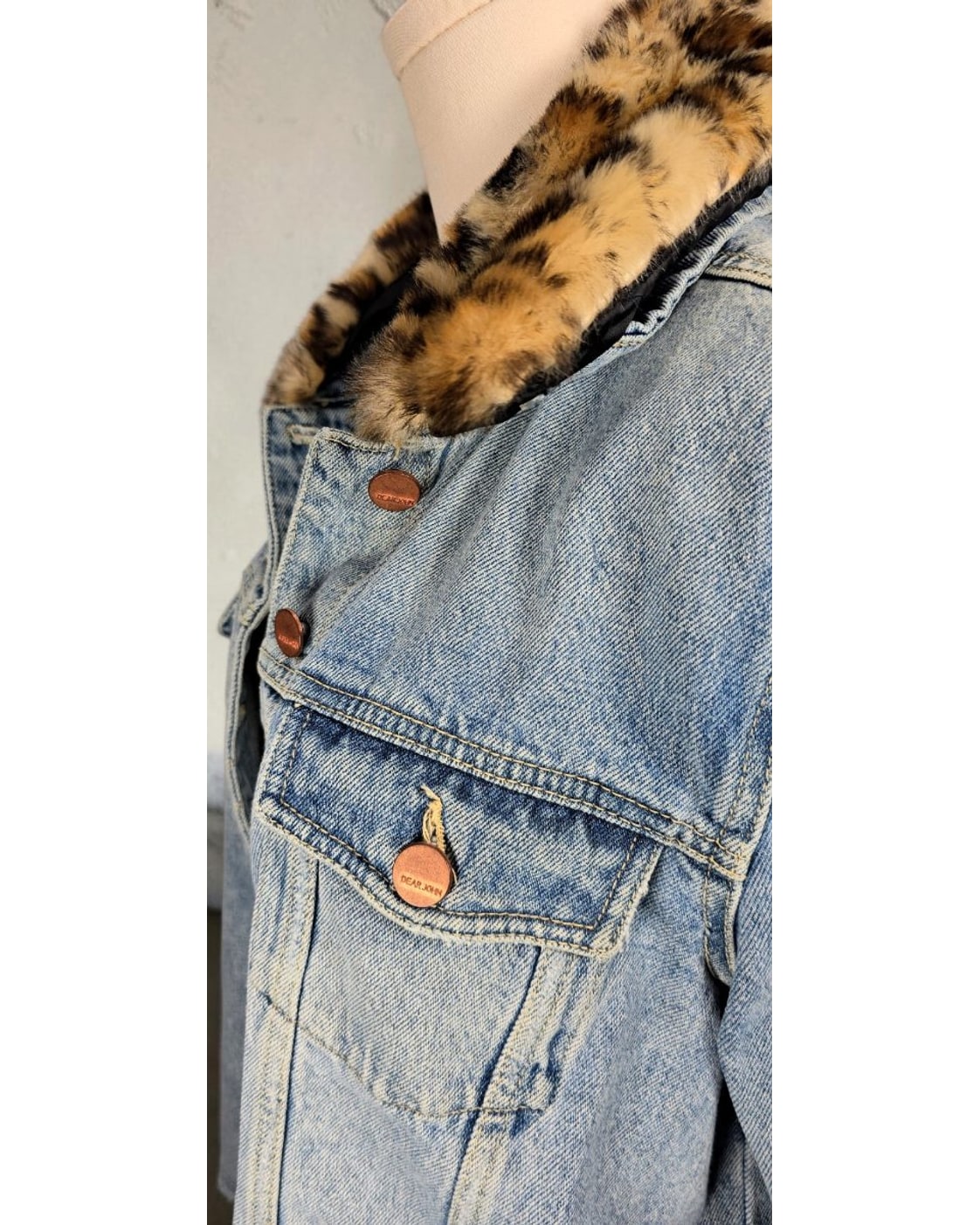 DEAR JOHN removable Leopard-Collar Distressed Denim Jacket