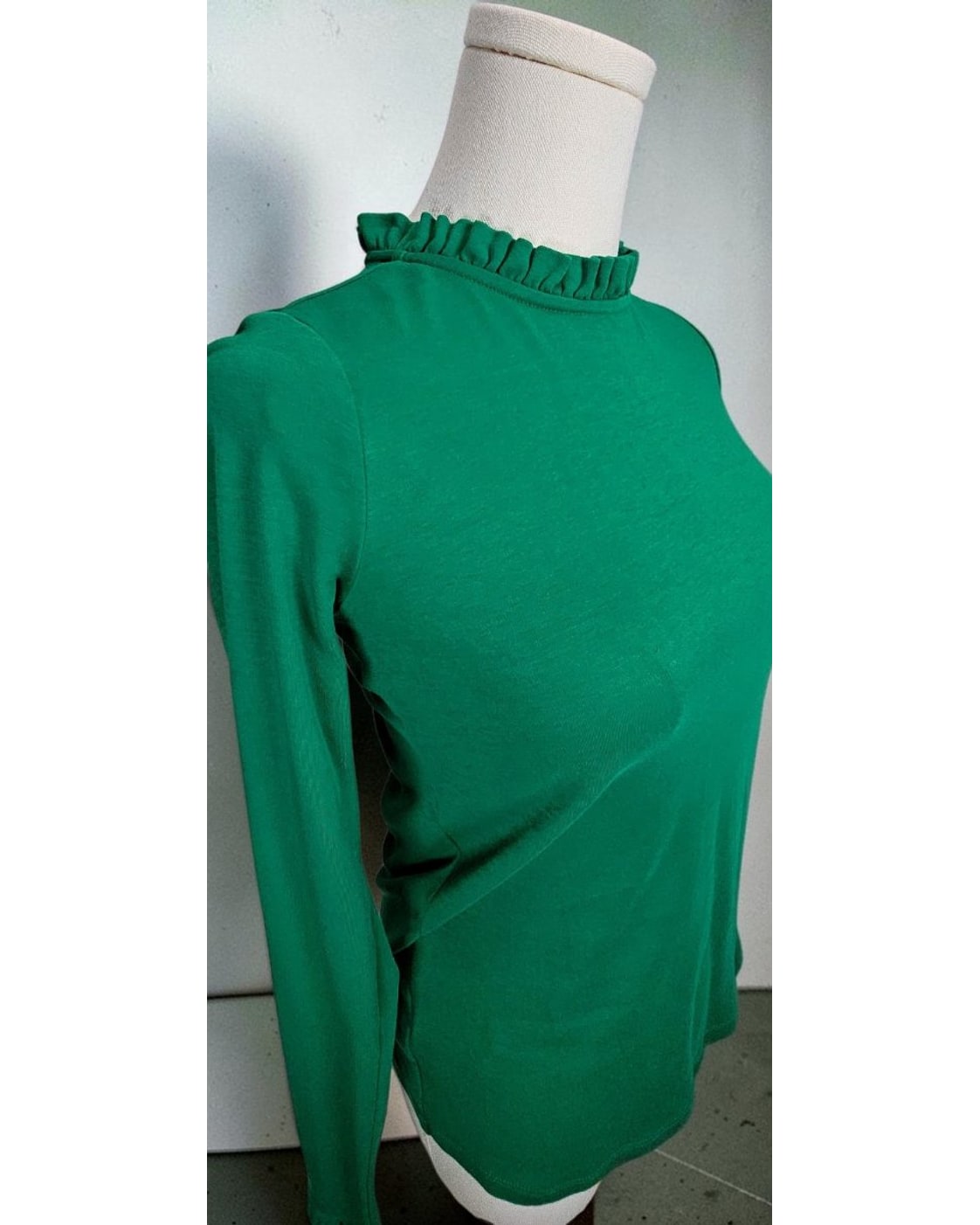 ANN TAYLOR Ruffle-Trim Long-Sleeve Knit Top
