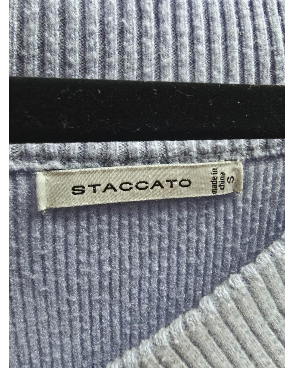 STACCATO V-Neck Raglan Sweater