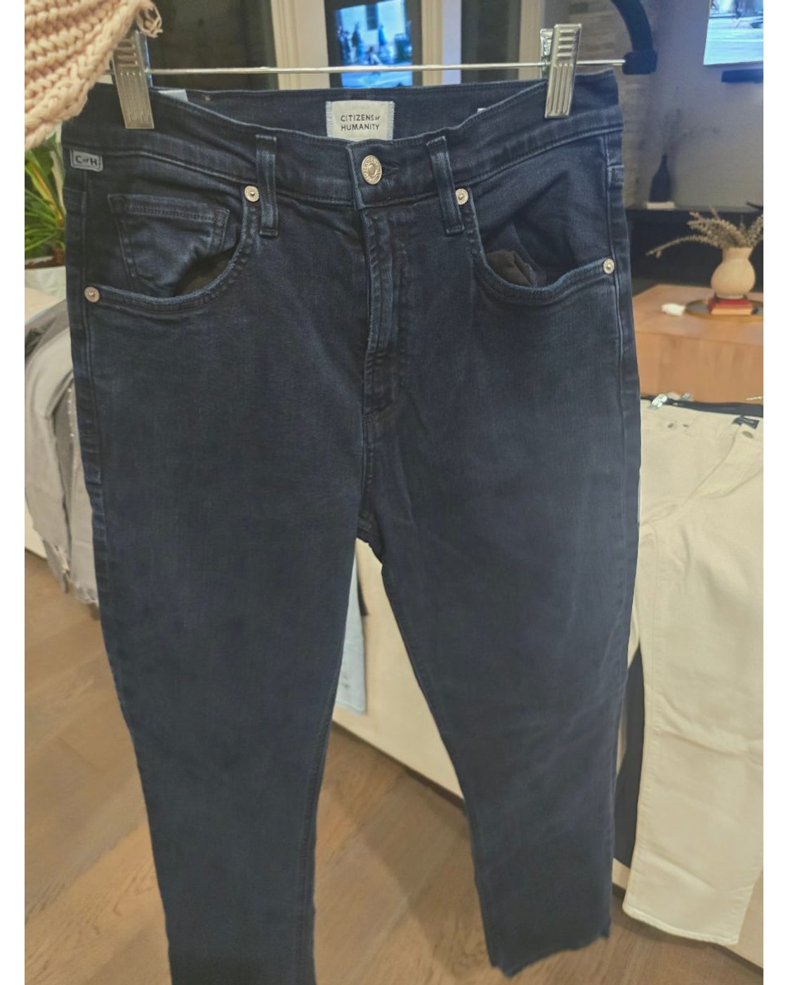 CITIZENS of HUMANITY Jolene High-Rise Cropped Straight Jeans - Style# 2021-372