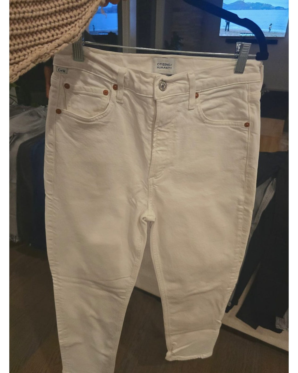 CITIZENS of HUMANITY Isola Straight Crop Jeans - Style# 2081-1542