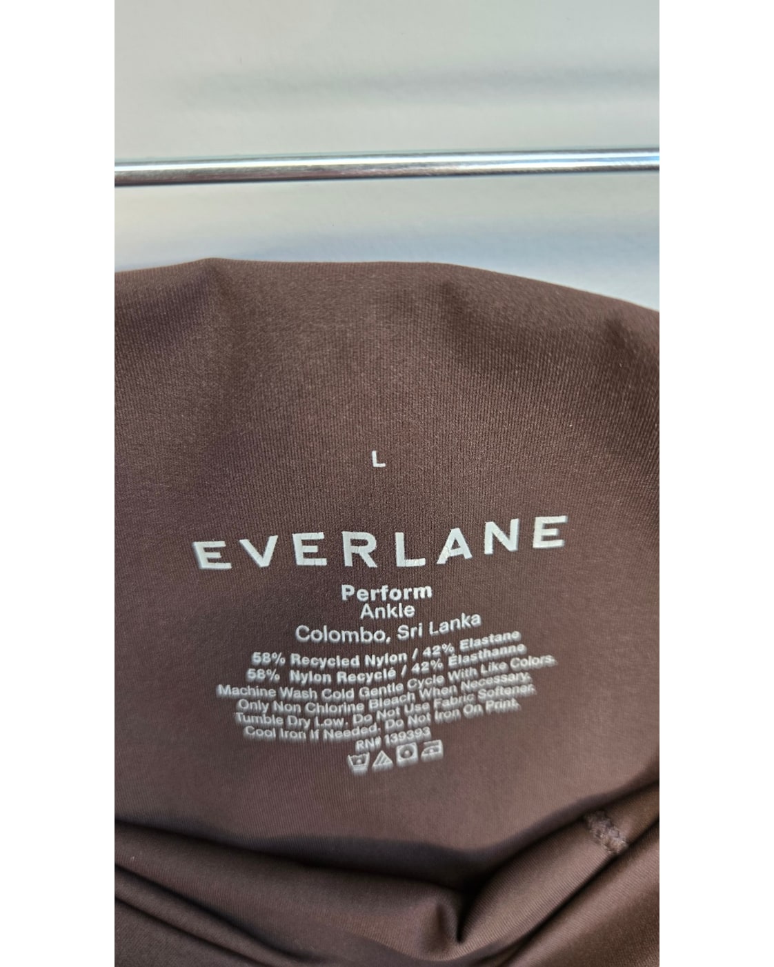 Everlane Perform Ankle Leggings - Style# RN #139393
