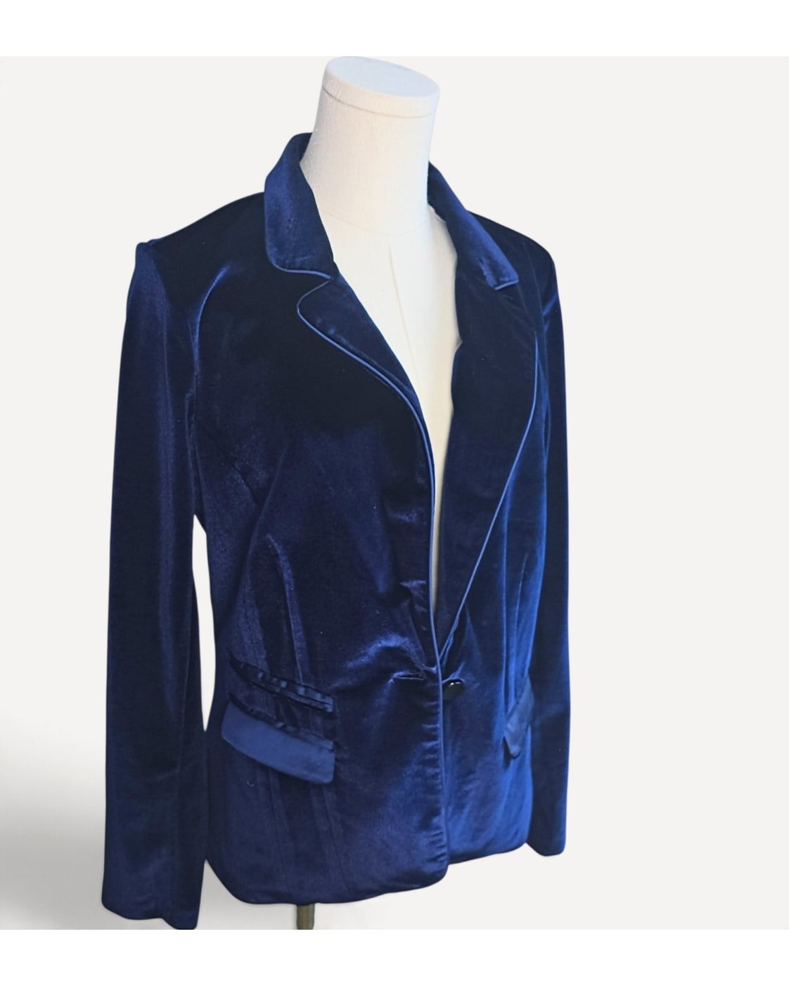 Fate Velvet Notch-Lapel Blazer