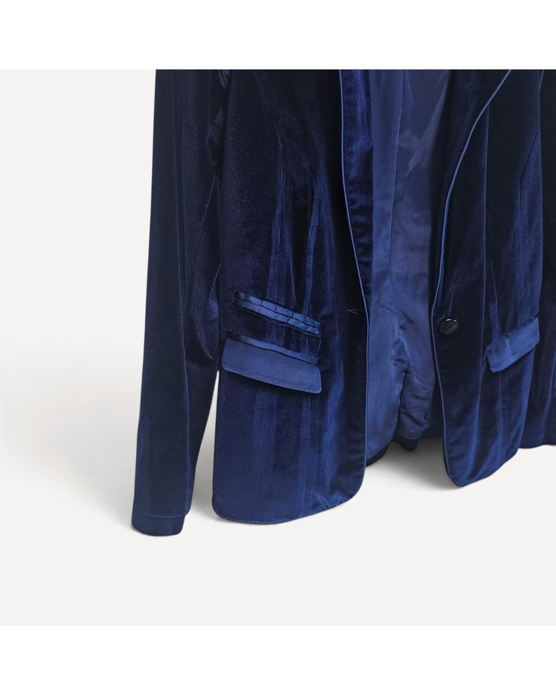 Fate Velvet Notch-Lapel Blazer