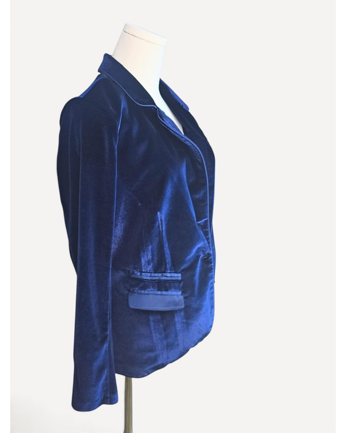 Fate Velvet Notch-Lapel Blazer