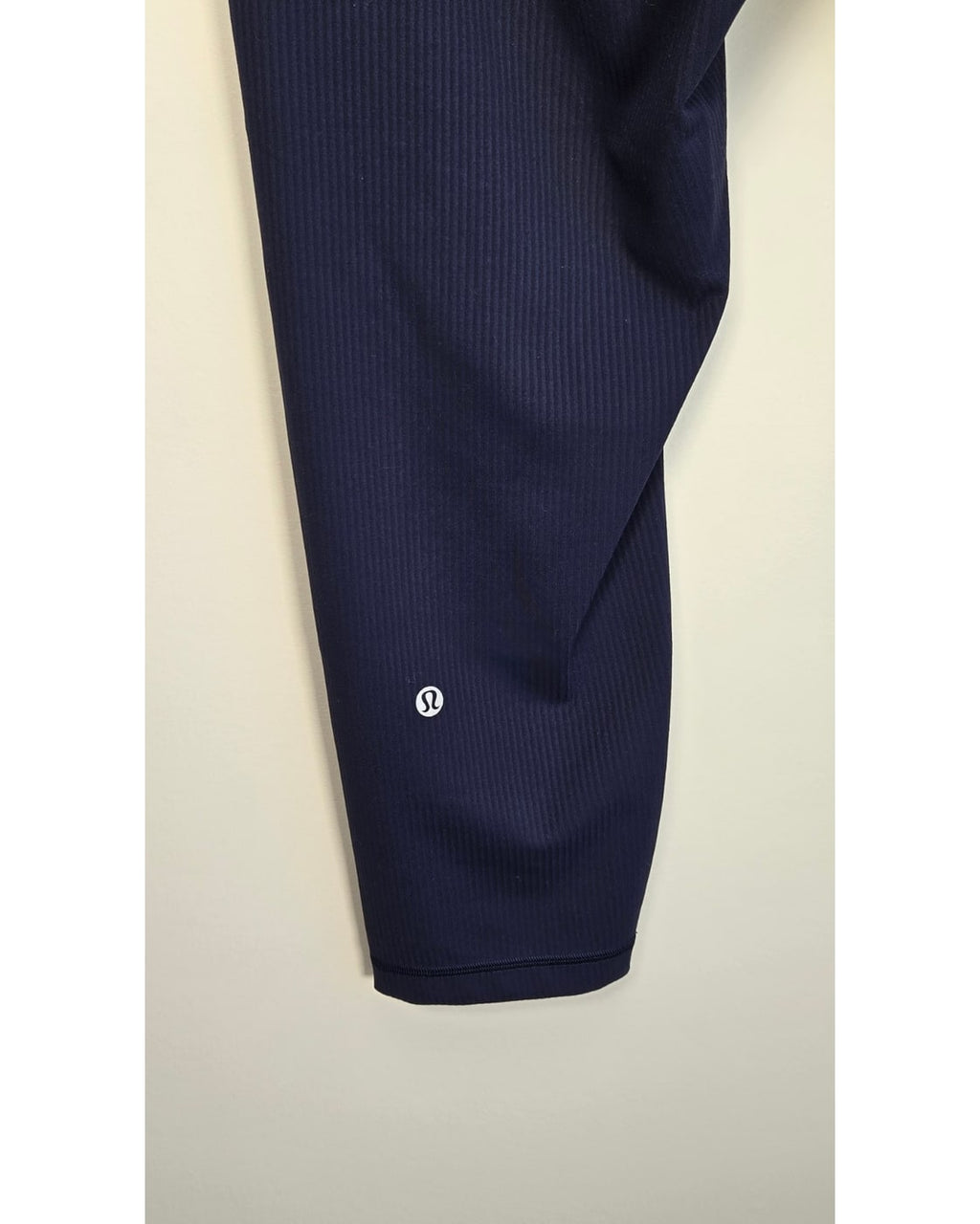 Lululemon Ribbed Crop Leggings - Style# LW6CSR9