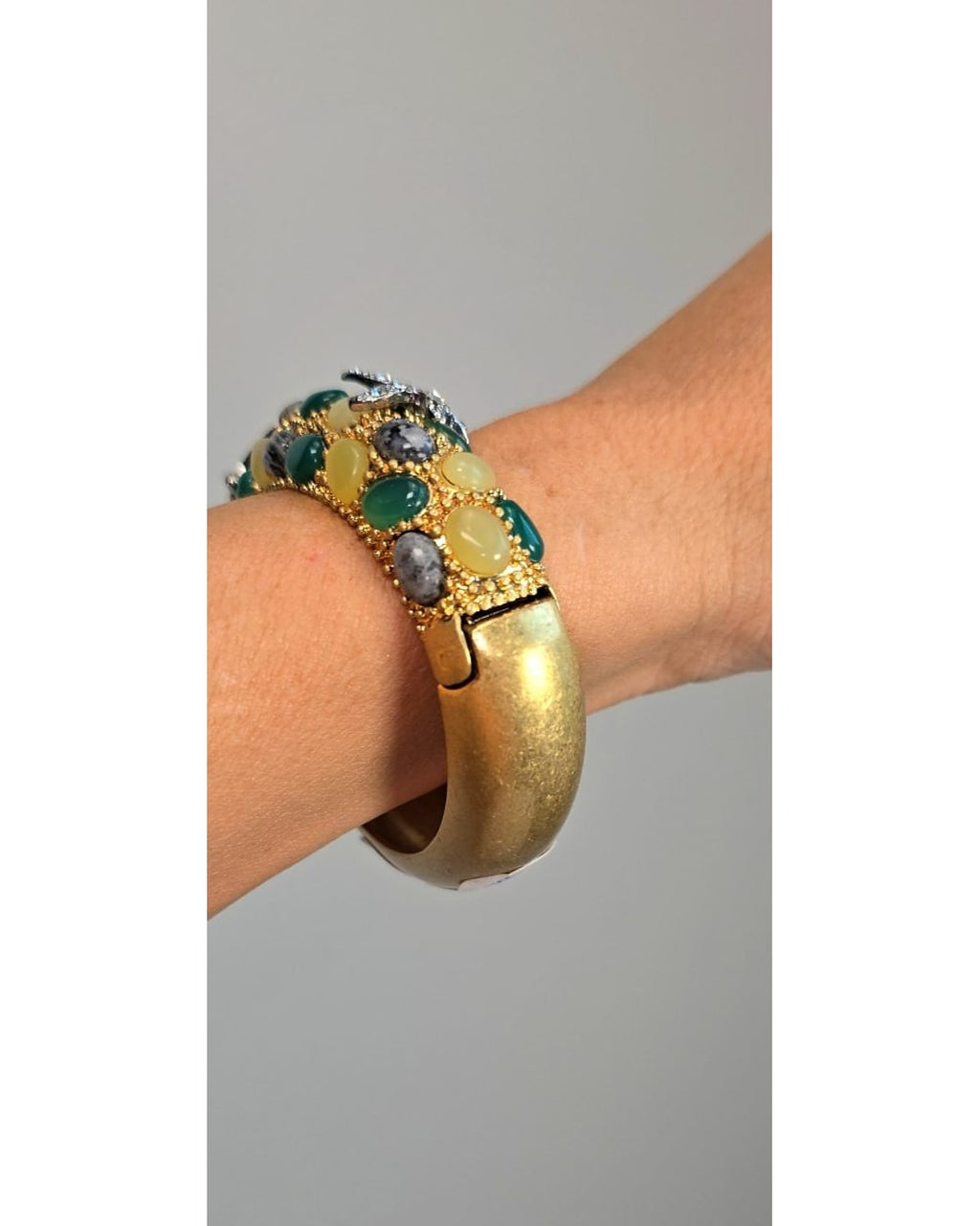 Cabochon Starfish Hinged Bangle Bracelet