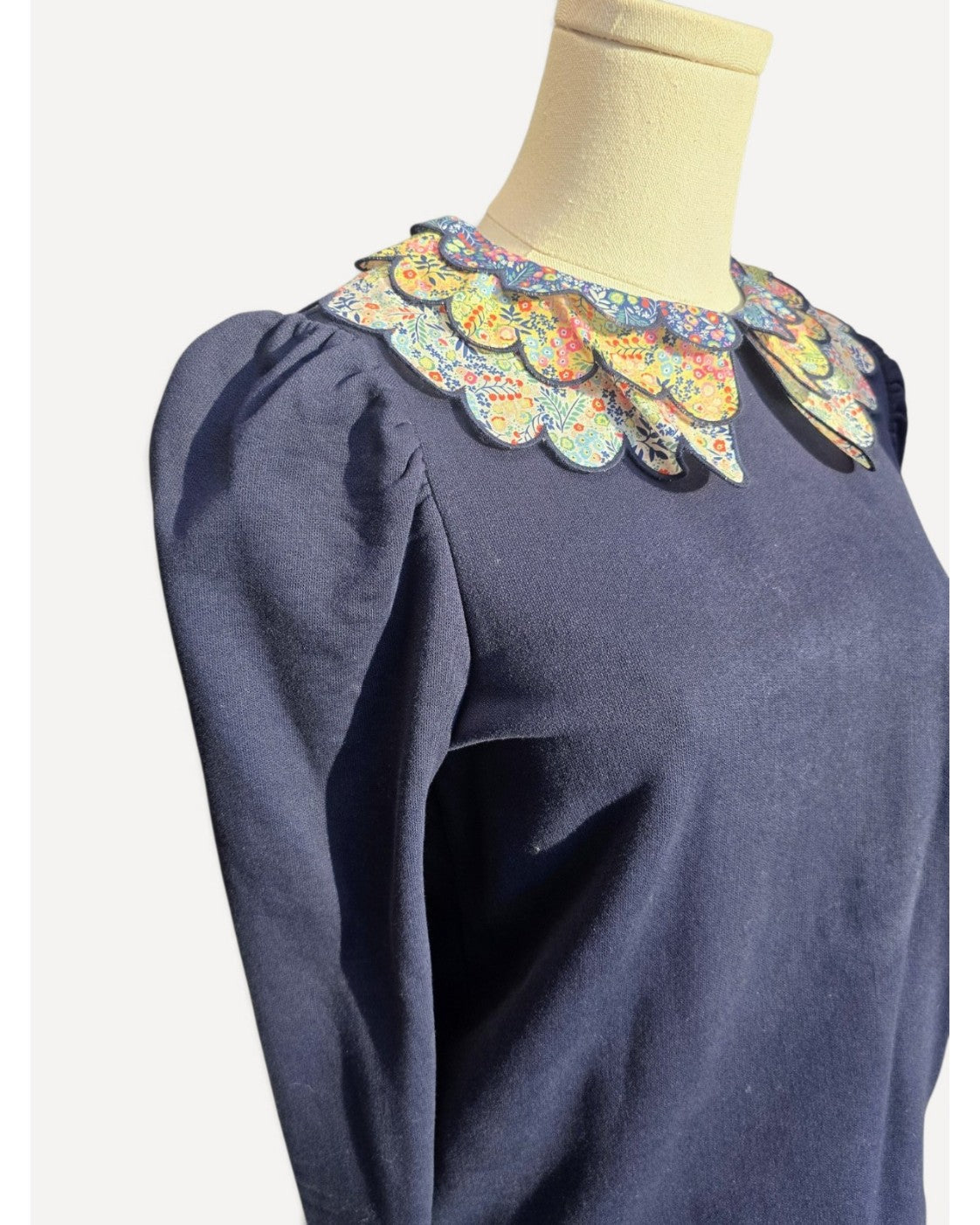 Navy Boden Floral Scalloped Collar Knit Top - #T0837, size 4 – photo 3