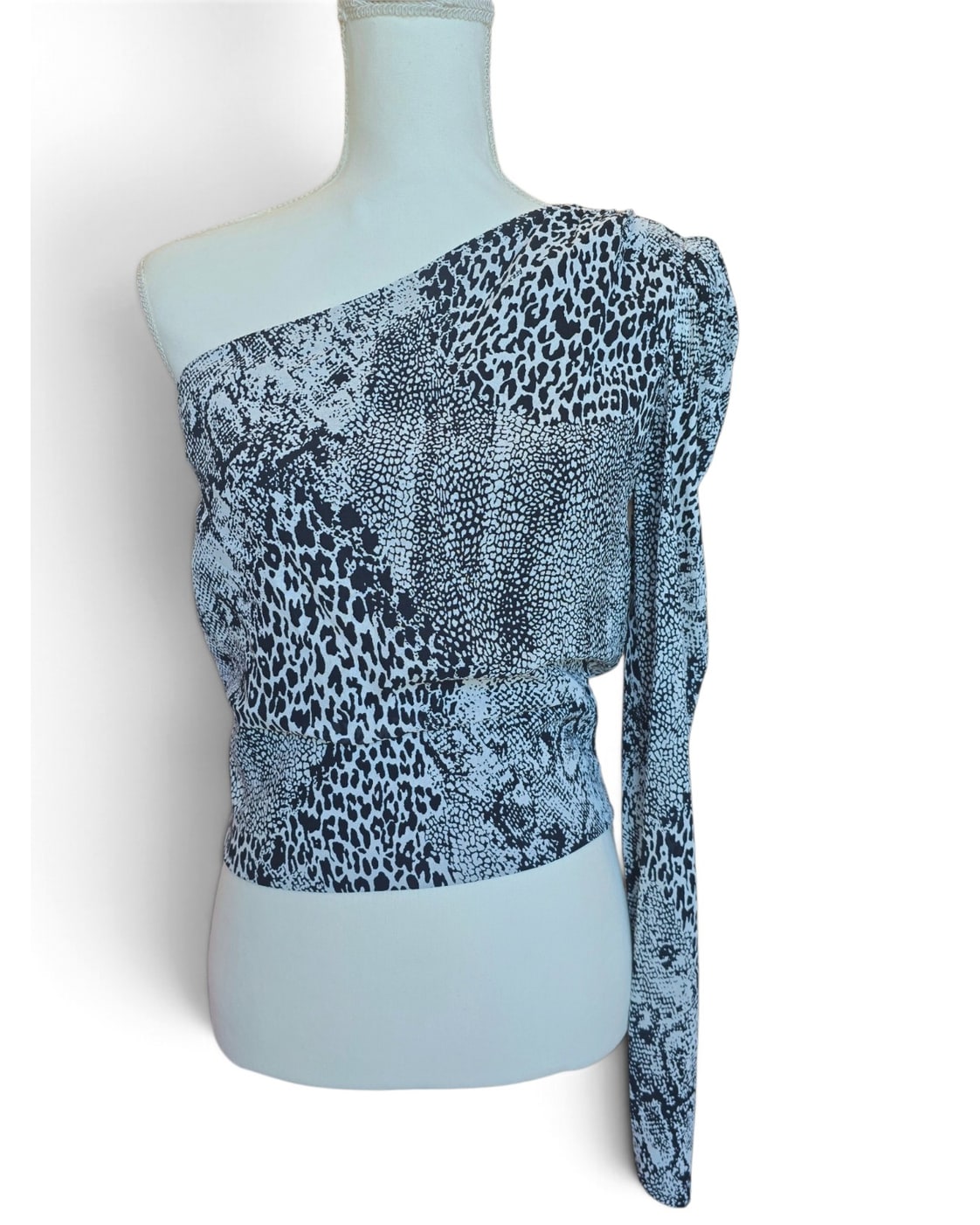 White AFRM Asymmetric One-Shoulder Cropped Top - Style# AET038137, size S/P – photo 2