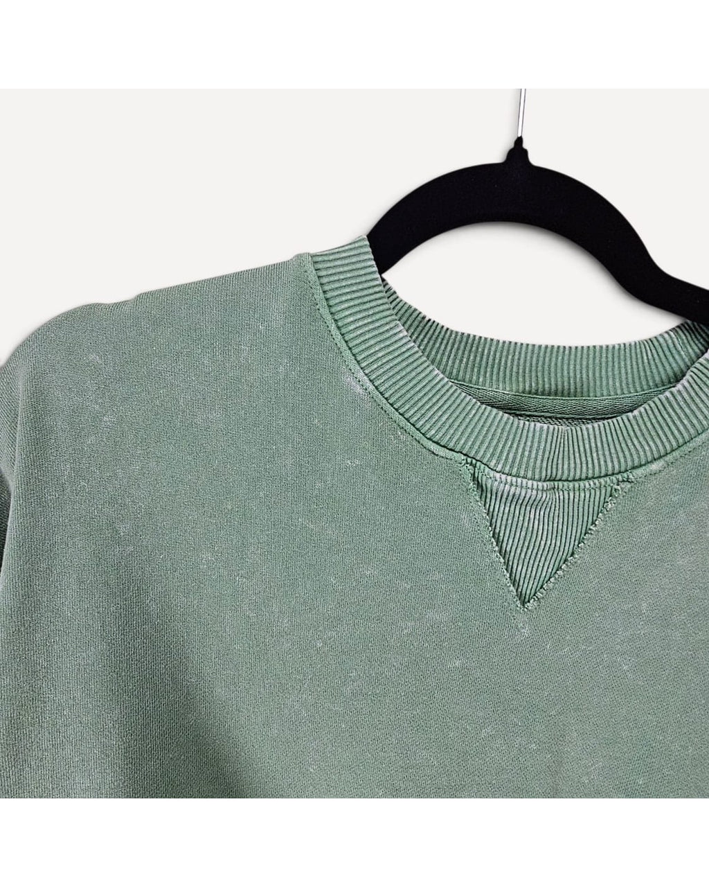 American Eagle This Feels Seriously Lived-In Crewneck Sweatshirt - Style# AEM120605U9A
