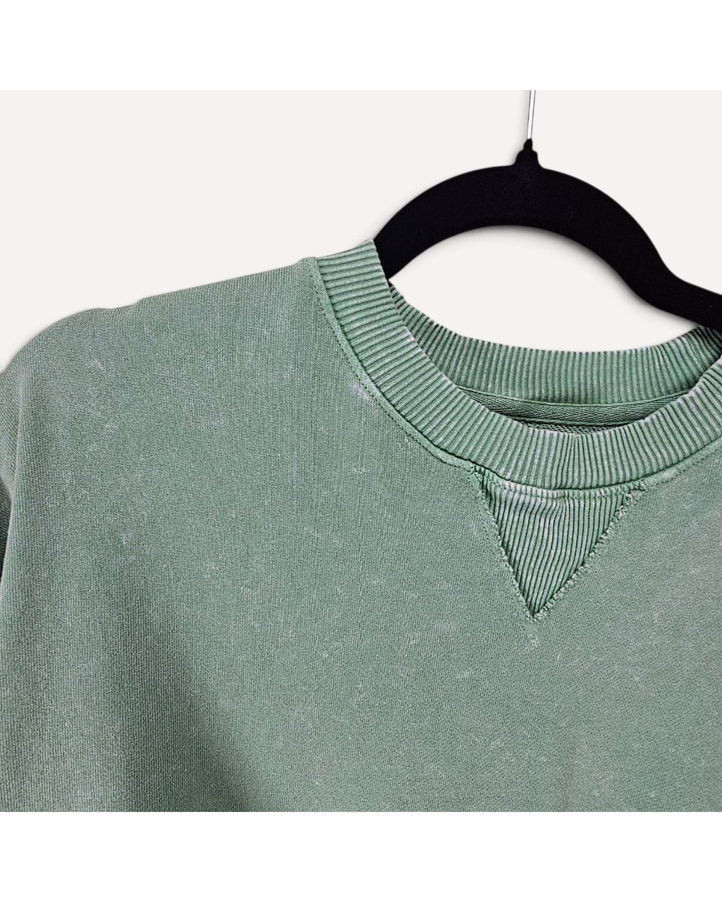 American Eagle This Feels Seriously Lived-In Crewneck Sweatshirt - Style# AEM120605U9A