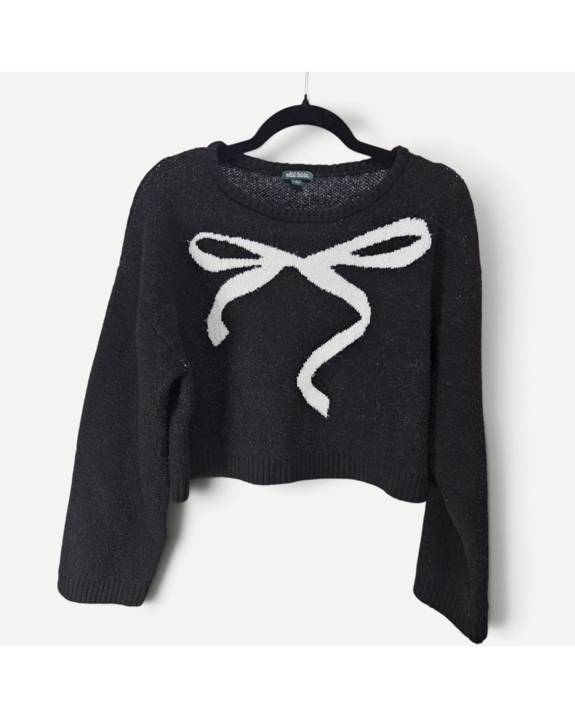 Wild Fable Cropped Bow Graphic Sweater - Style# RN17730 VN1268582