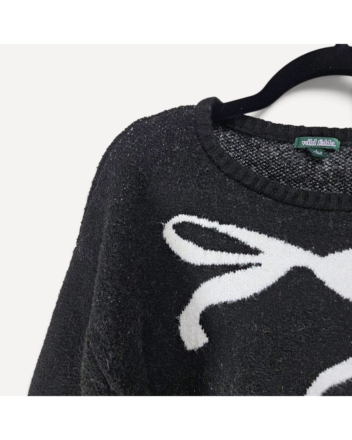 Wild Fable Cropped Bow Graphic Sweater - Style# RN17730 VN1268582
