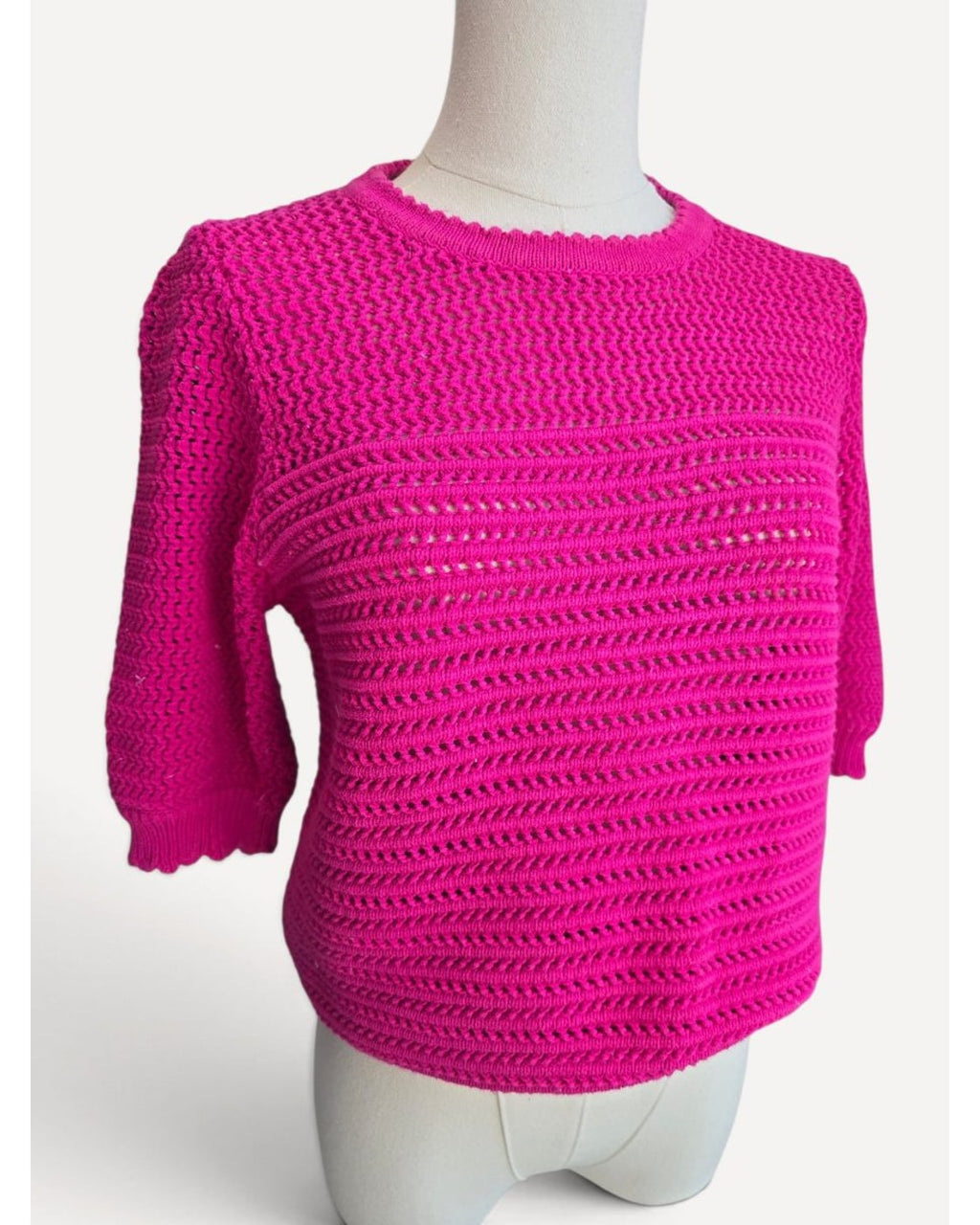 Pink Ann Taylor Cropped Crochet Knit Sweater - Style# 77379, size S