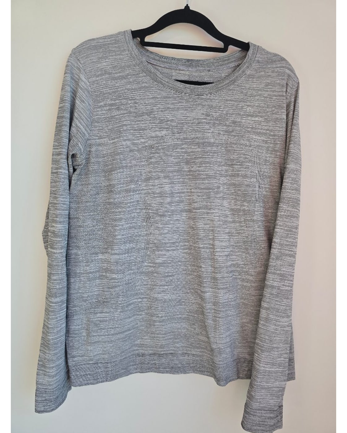 Grey Lululemon Space-Dye Long Sleeve Top, size 8