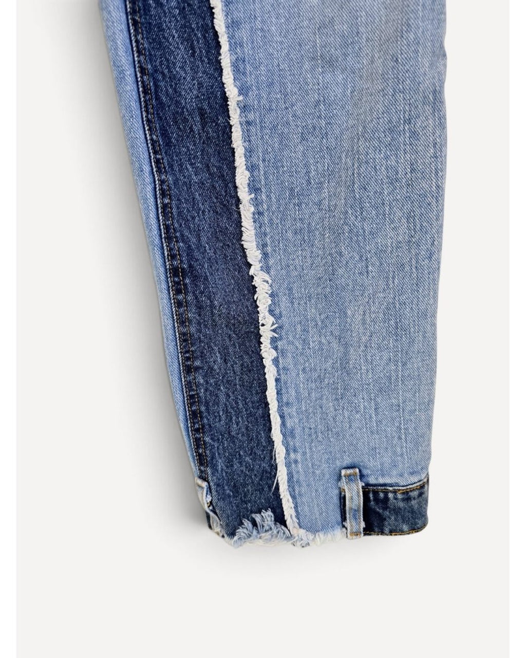 Blue Revice Denim Patchwork Straight Leg Jeans, size 26 – photo 5