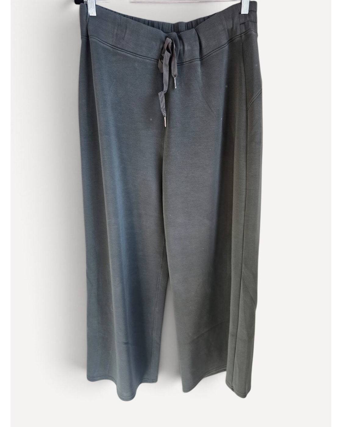 Green Spanx Airessentials Wide Leg Cropped Pants, size 2X/2X/2T