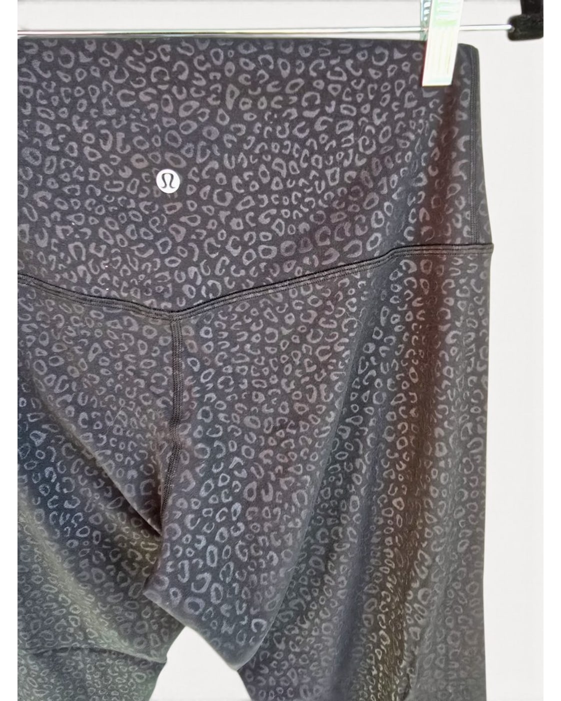 Grey Lululemon Leopard Print Cropped Leggings, size 10 – photo 3