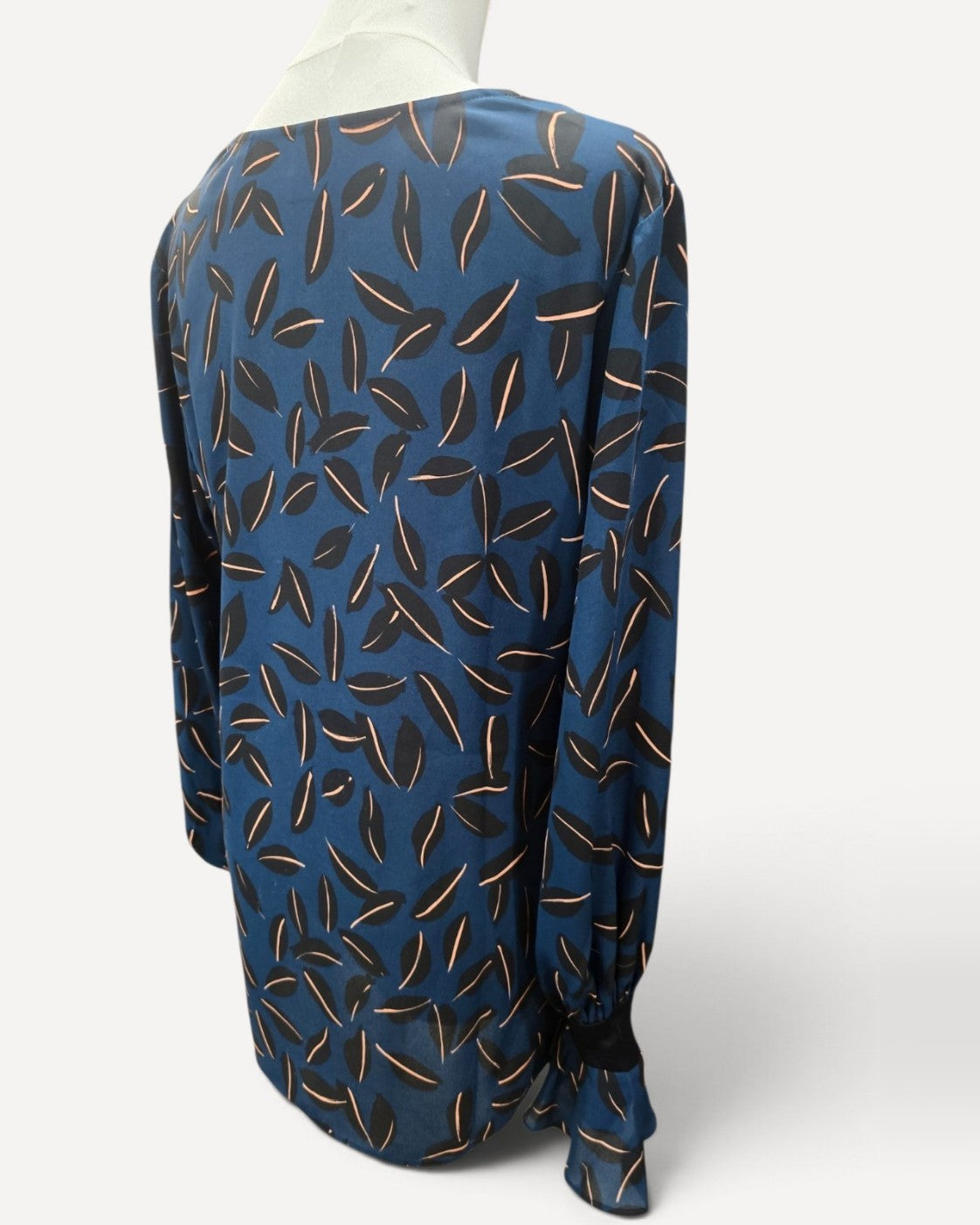 Navy Cabi Leaf Print Ruffle Cuff Blouse - #3763, size M – photo 2