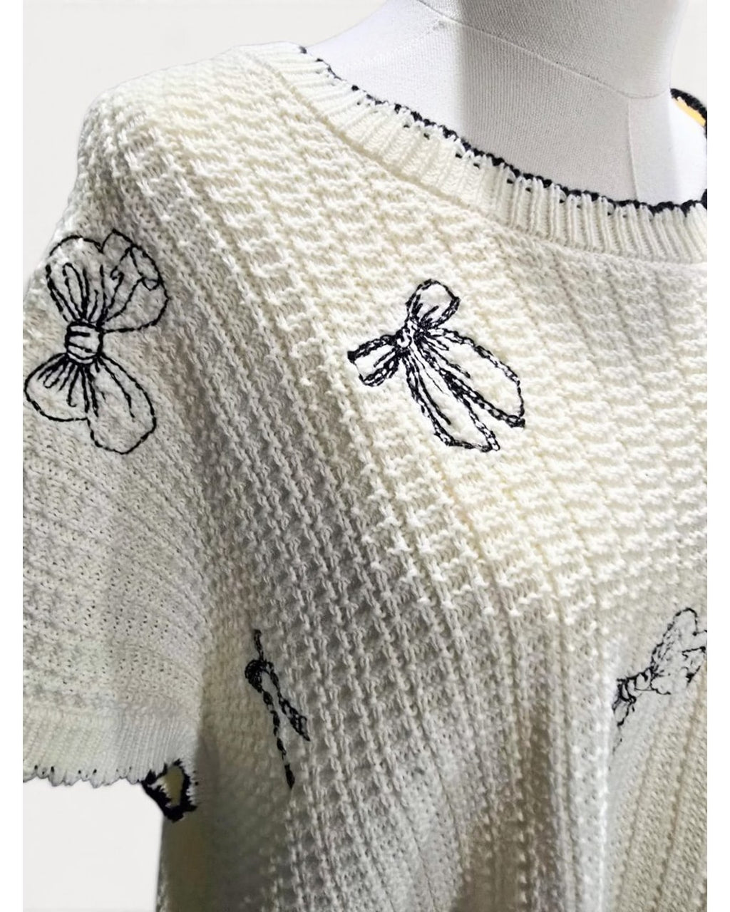 Beige SO ME Embroidered Bow Waffle-Knit Sweater - #ST2754R-01, size XL – photo 3